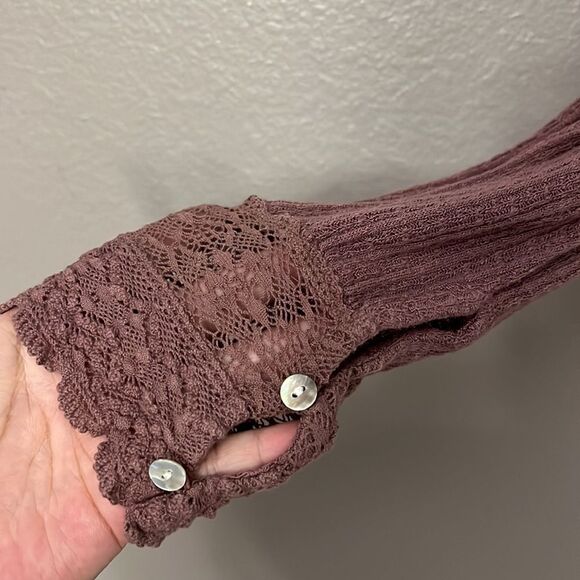 Lucky Brand Womans Pint Tuck Bib Pullover Blouse size Small Mauve colored - Picture 3 of 13